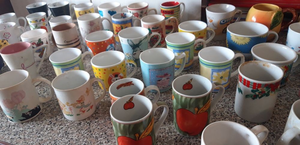 Conjunto de 70 Canecas Diversas Antigas/Recentes