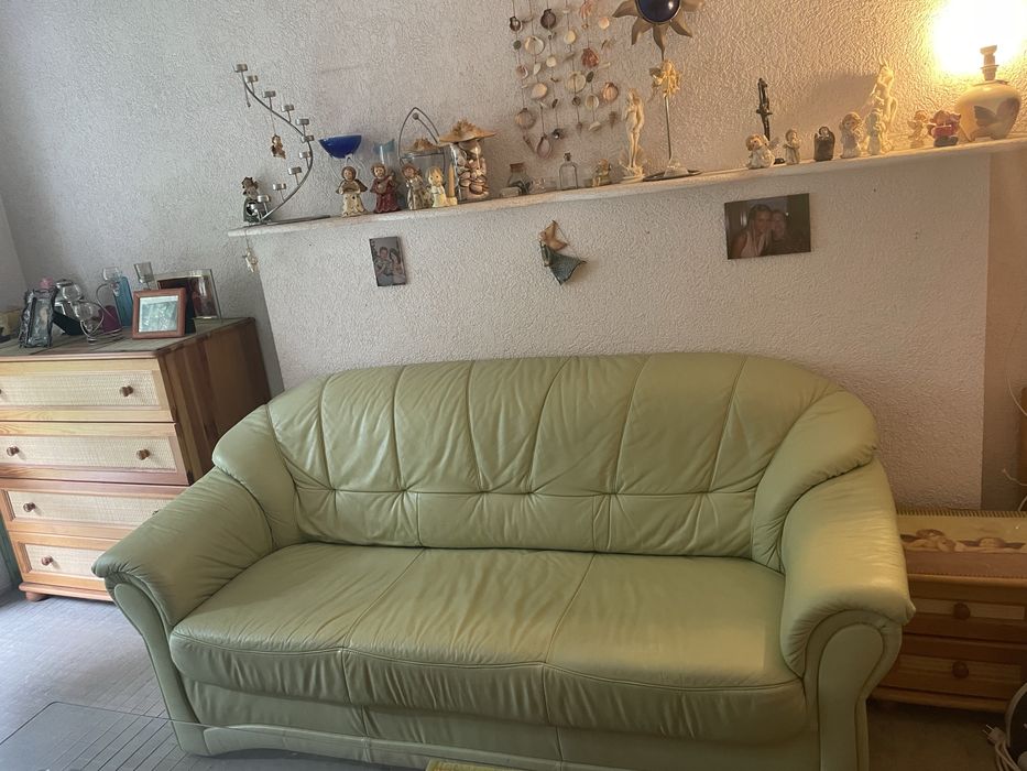 Trzyosobowa sofa ze skóry