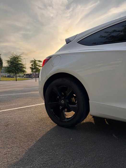 Opel Astra — fotografia 3