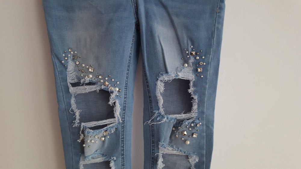 Spodnie dżinsowe jeans Queen Hearts Paris, M rozdarcia koraliki dżety