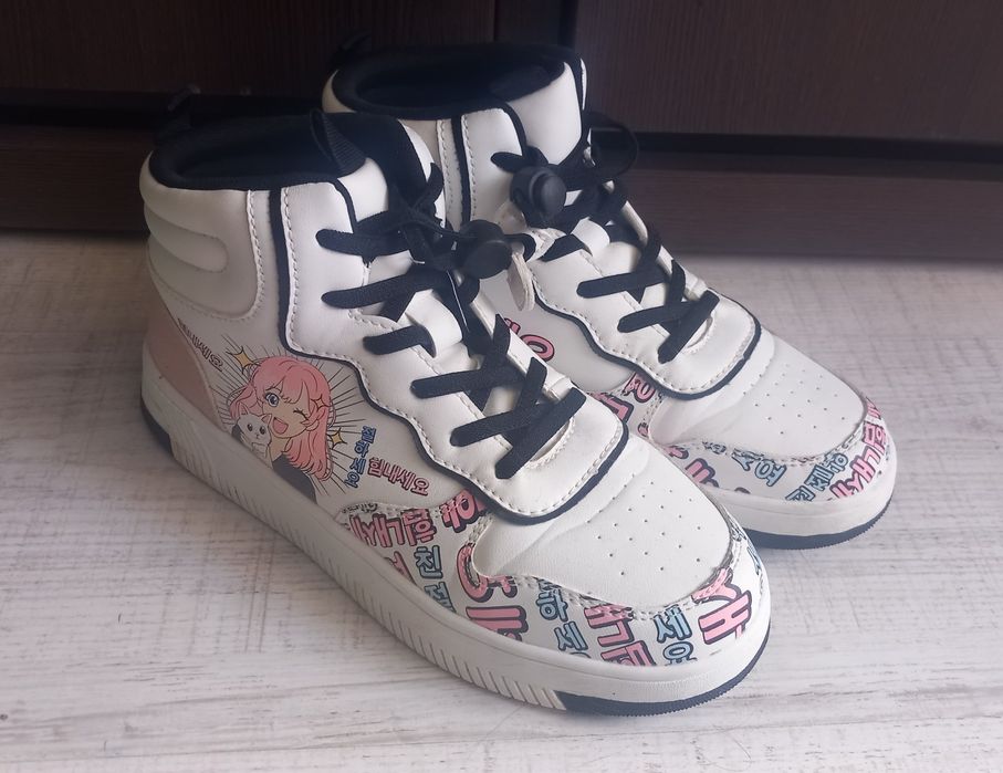 Trampki za kostkę z nadrukiem Anime Rederved rozm 36