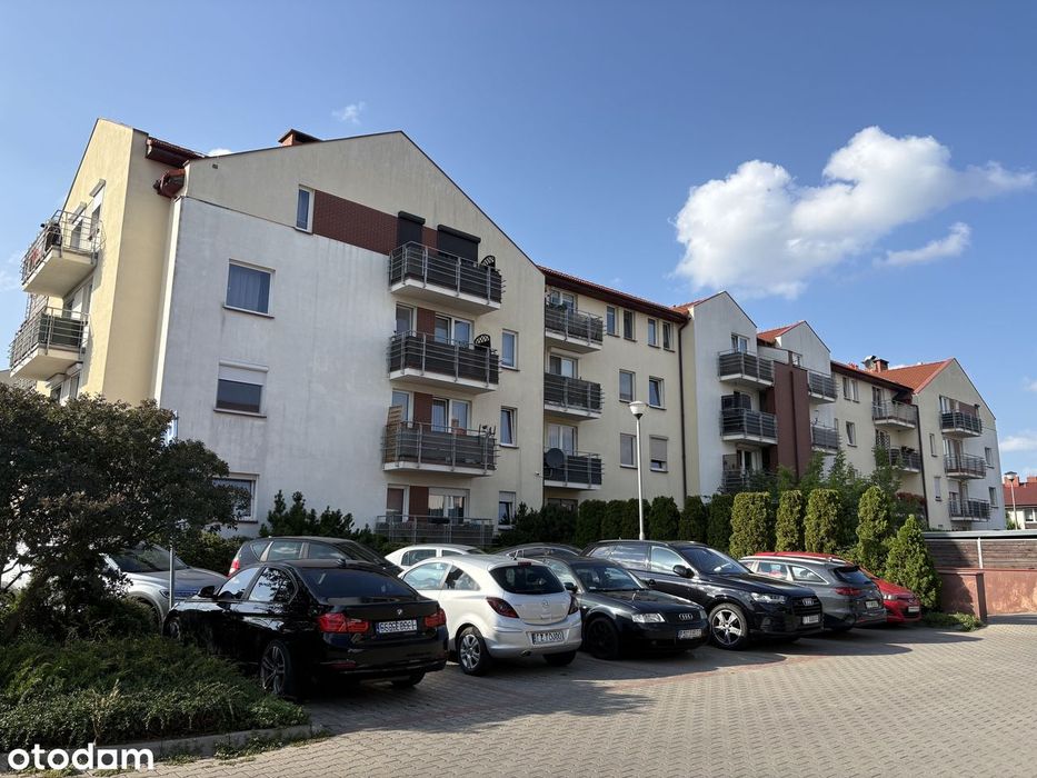Mieszkanie dwupokojowe z balkonem i miejscem w hali. Super lokalizacja