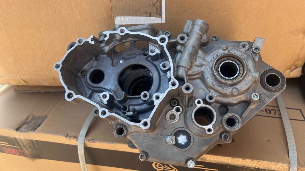 Картера головка циліндр кпп Yamaha YZ250F 2008