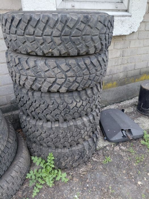 Продам резину болотну r16 205х80