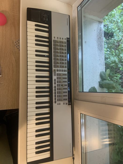 Міді клавіатура Novation Remote 61 Sl бу