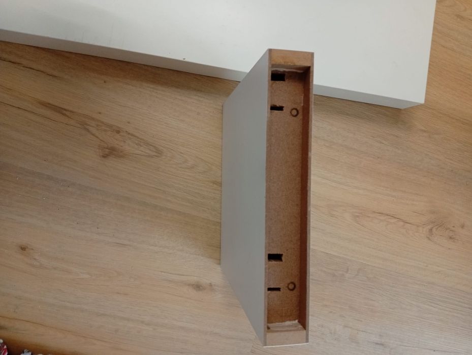 2 prateleiras invisíveis brancas