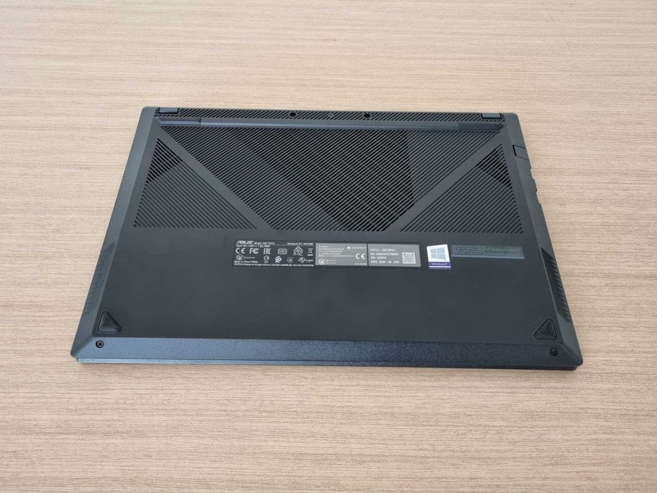 ASUS VivoBook 15" F571L