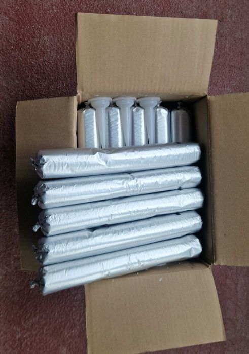 Klej montażowy (uniwersalny, mocny, biały 600 ml)