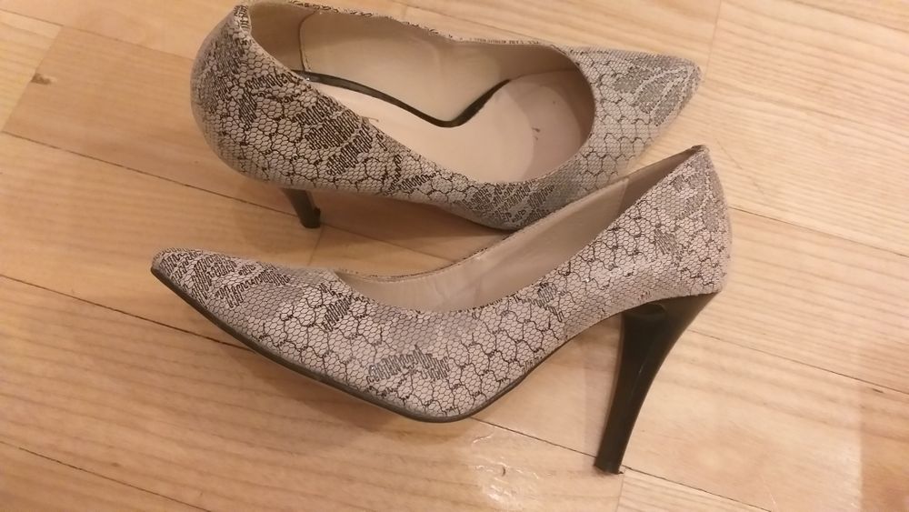 Czółenka skórzane 38