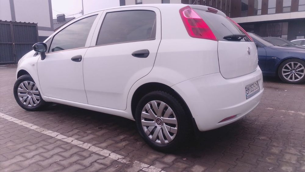 Продам Fiat Grand Punto  2009 1.4 бензин