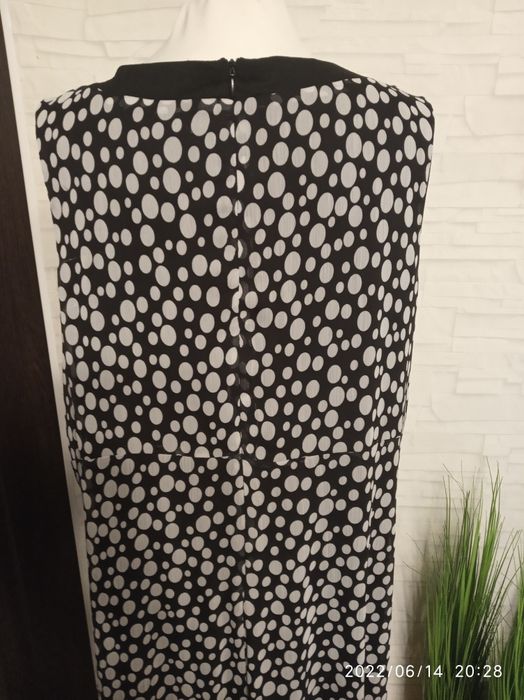 Długa suknie w grochy m-ki Marisota, r. 52/54