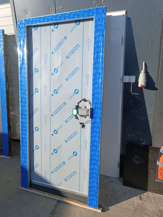 Drzwi chłodnicze / Drzwi nierdzewne / Drzwi do chłodni