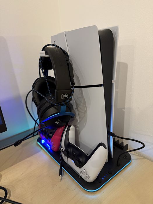 PS5 Slim Digital + Stand com Carregador e Suporte de Headset