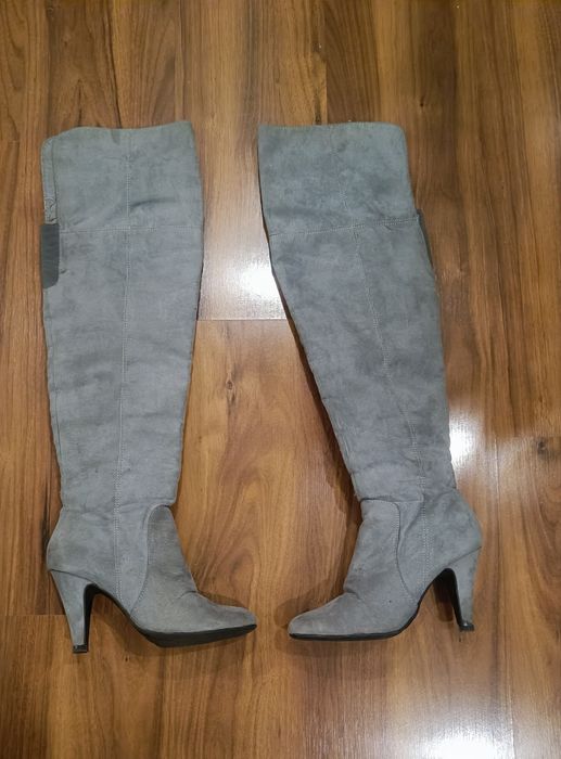 Botas altas e Botins para senhora (5 € cada)