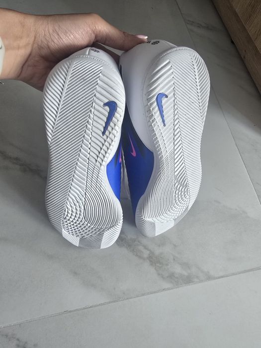 Nike Phantom 6 Low Club IC – Halówki (Racer Blue) – NOWE