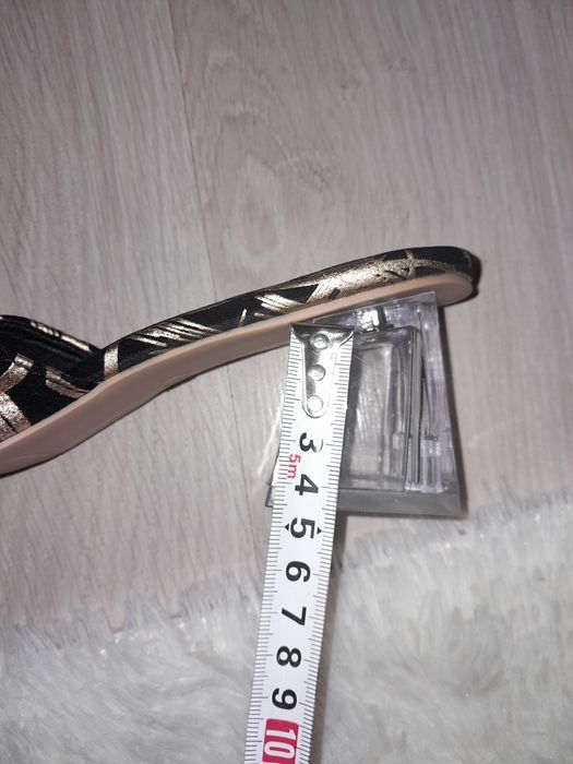 Туфли-шлёпанцы..