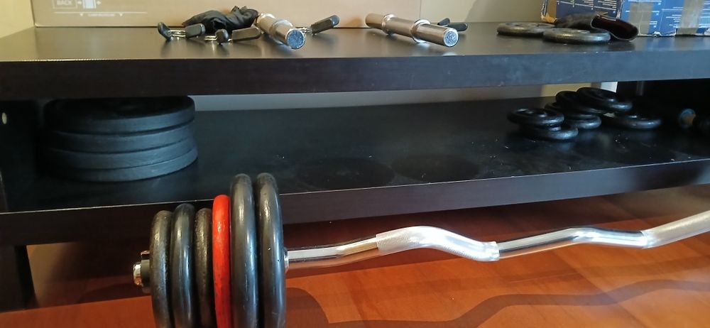 Conjunto de banco, halteres, barra w e pesos