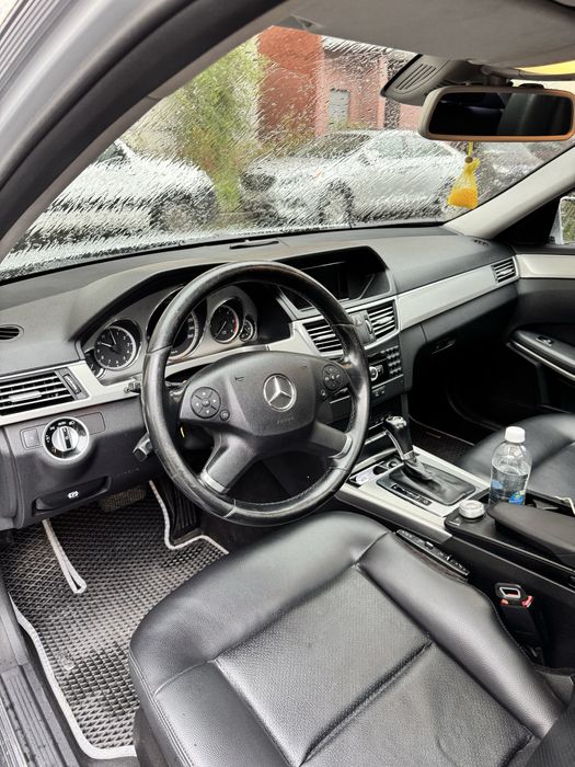 Продам Mercedes - Benz E200 W212