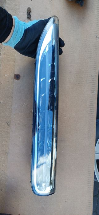 Porsche Cayenne II 7P lift lampa led DRL dzienne światło prawy przód igła oe