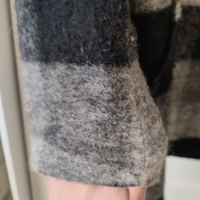 Płaszcz przejściowy 42/44/XXL w kratę czarno szarą