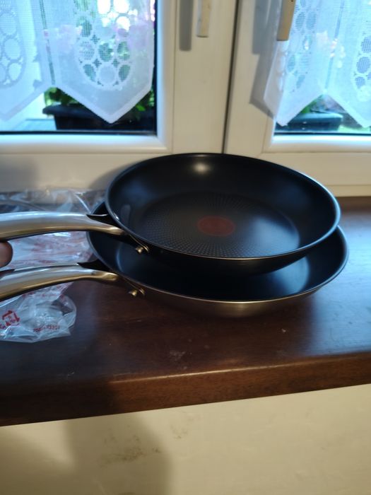 Używane patelnie Tefal duetto+ 24 i 28cm.