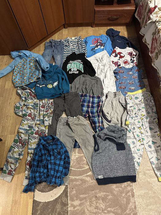 Великий пакет одягу на хлопчика від 3до 5 років