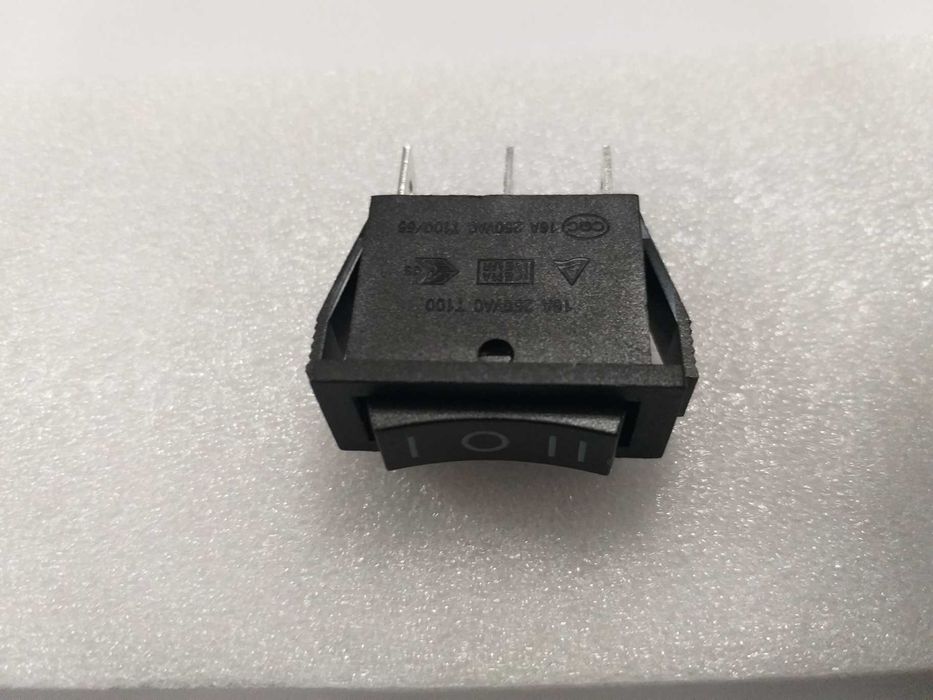 Interruptor Heschen ON-OFF-ON Basculante 3 Terminais 15A 250VAC Preto