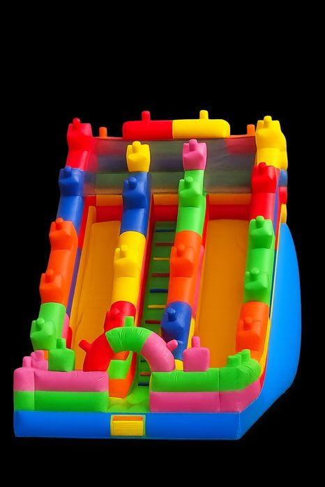 Dmuchana Zjeżdżalnia KLOCKI, dmuchaniec, dmuchana zjeżdżalnia