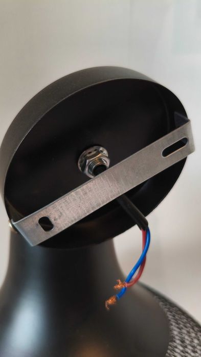 Candeeiro metálico de teto