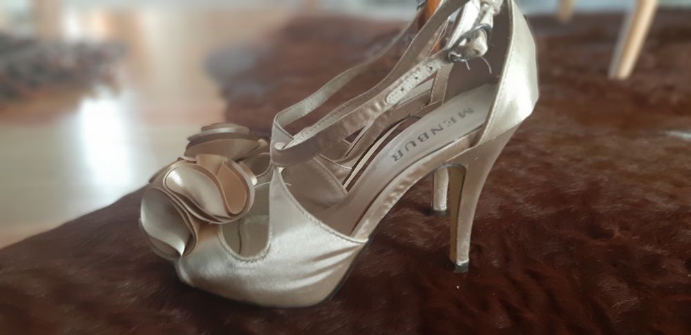 Sapato cerimónia dourado menbur