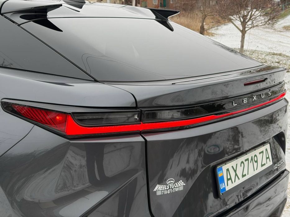 Lexsus rz 2023 повний привід