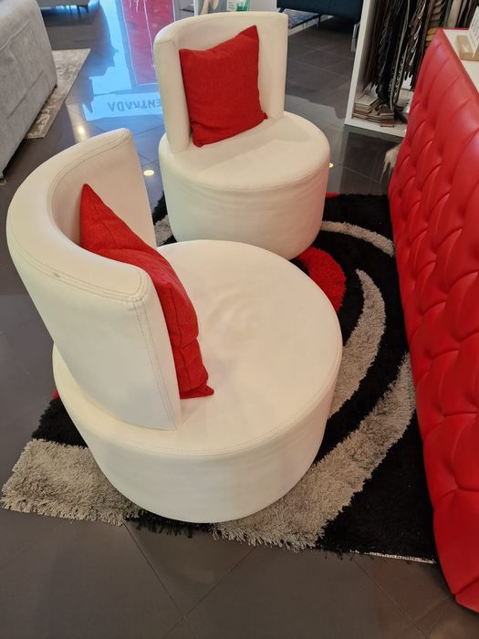 Secretária Capitoné ideal para Loja ou Salão