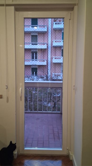 Portas  em alumínio branco