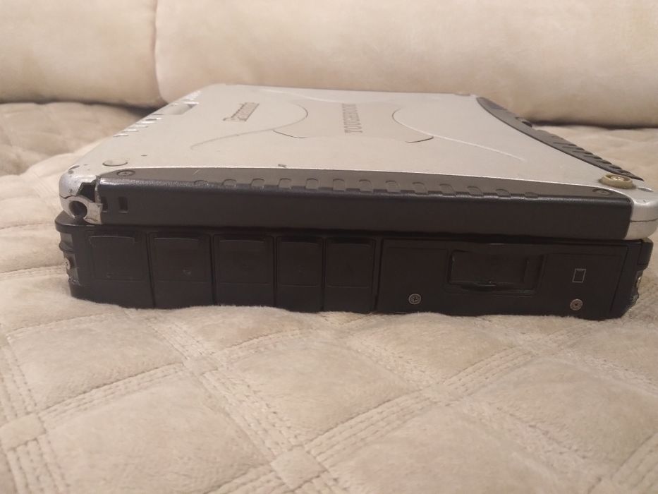 Ноутбук Panasonic CF18 захищений без жорсткого диску, батареї  та блок