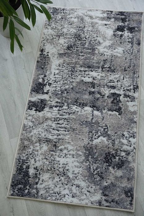 Сучасні килими в сірому кольрі