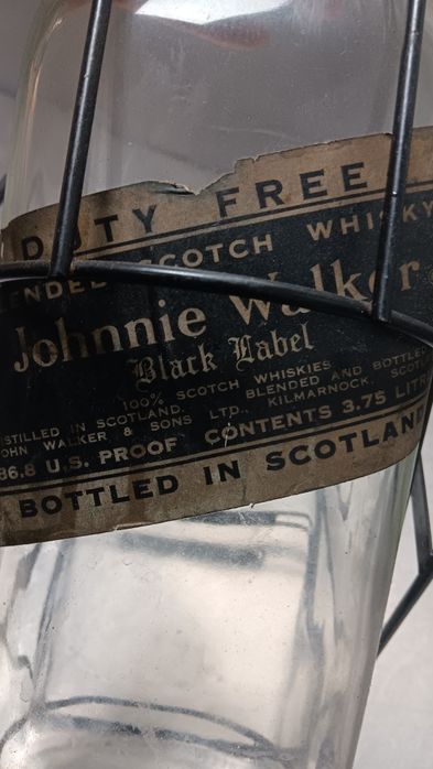 Garrafa johnnie walker 3 litro com suporte