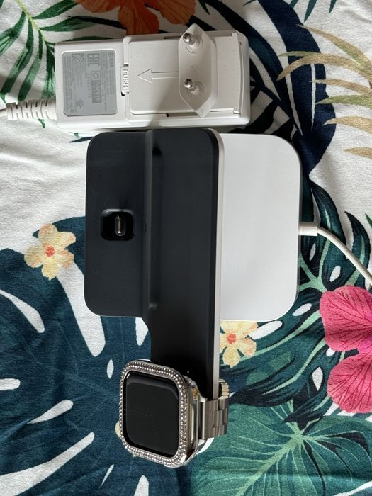 Base de Carregamento Belkin PowerHouse para Apple iPhone e Apple Watch