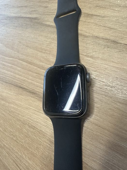 Apple Watch SE 44mm (A2352)