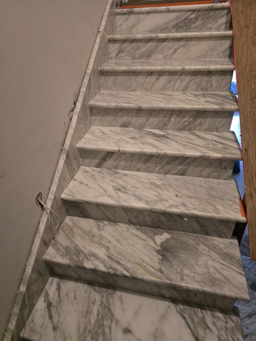 Schody kamienne zewnętrzne wewnętrzne granitowe marmurowe konglomerat