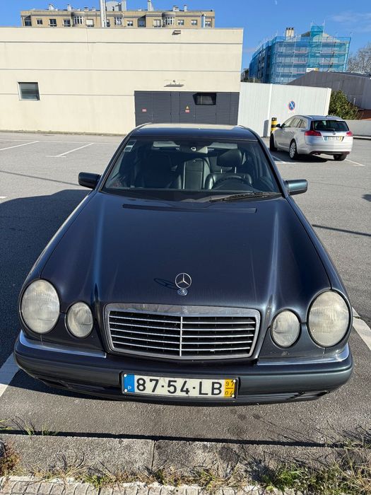 Mercedes-Benz E 300