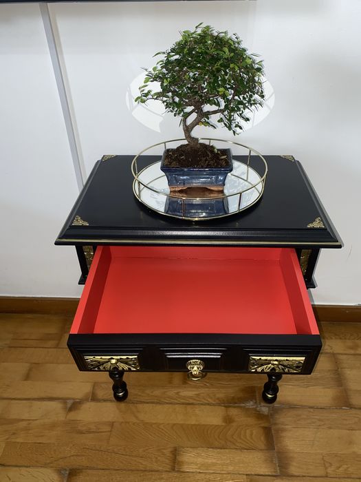 Mesinha com gaveta estilo gótico barroco