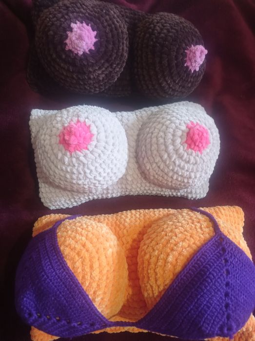 Подушка грудь на подарок