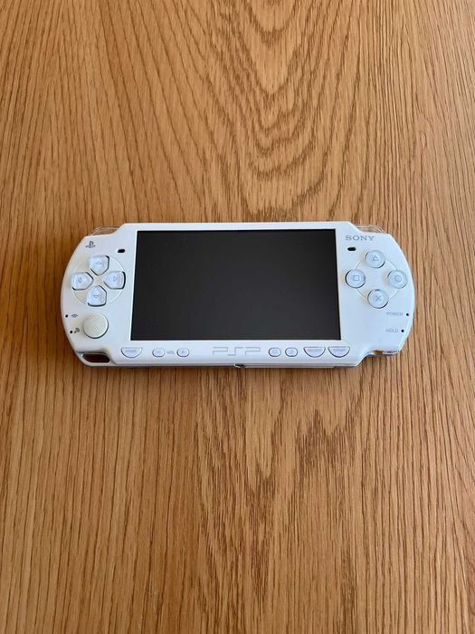 Sony PlayStation Portable 2000 Branca com 100+ Jogos