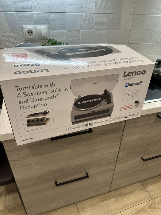 Вініловий програвач Lenco