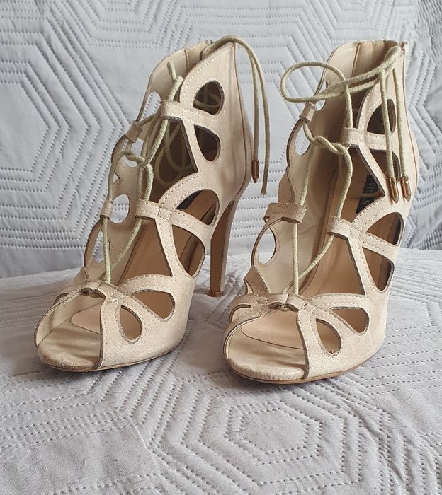 Szpilki VICES zamszowe rozm.38