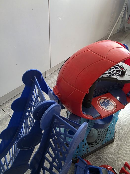 Spidey i centrum pająka
