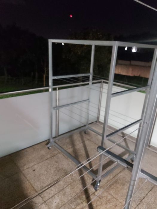 Estendais com rodas e desmontaveis