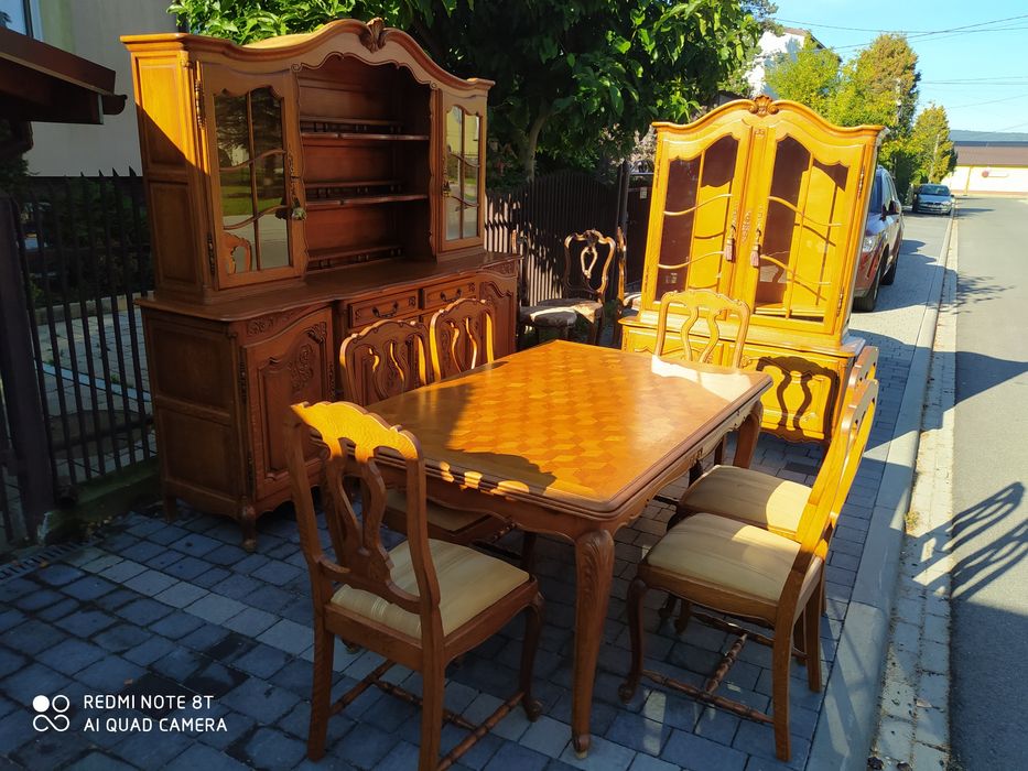 Ładny komplet do jadalni