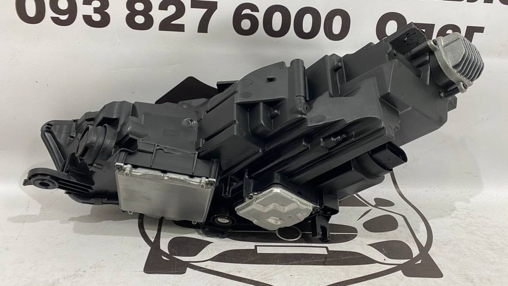 8W AUDI A4 B9 Фара права (ліцензія) 2016-19