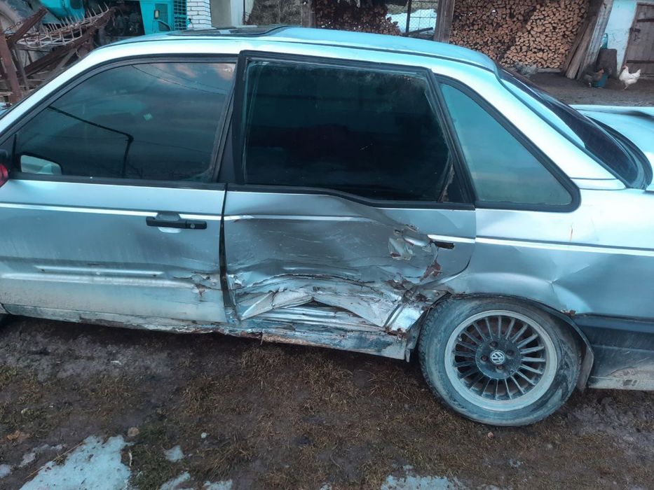 Pasat b3 після ДТП  ЦІНА ДОГОВІРНА